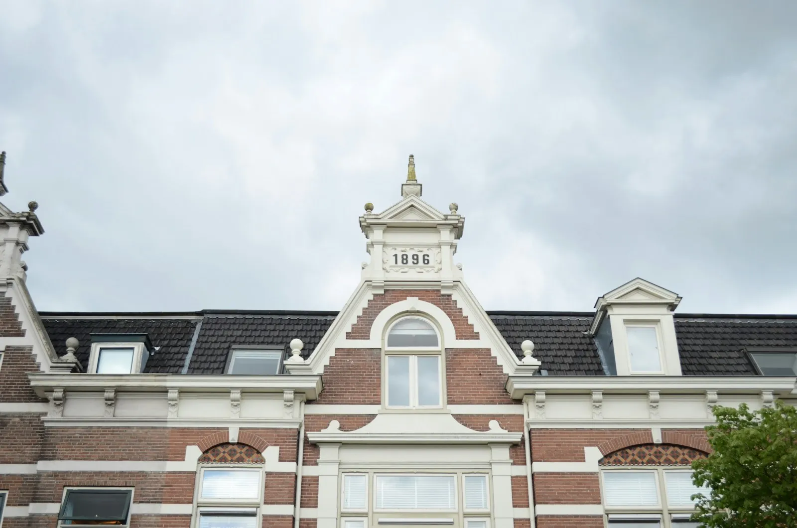 Hybride omvormer noodstroom zonnepanelen: gids 2025